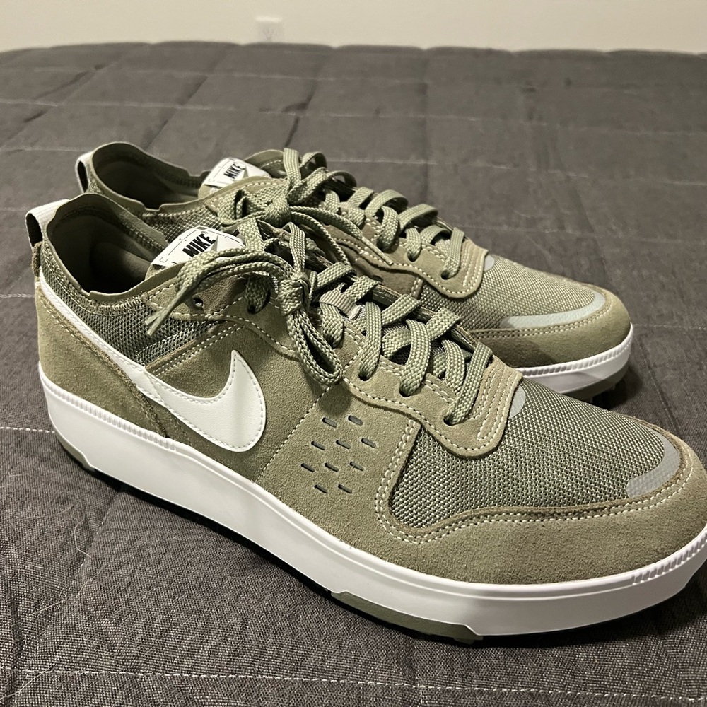 Nike C1TY “street”, Nike Men's Sage Green and White Sneakers